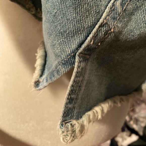 “H&M OFFICIAL COACHELLA COLLECTION “Embroidered Jean Jacket. - Picture 11 of 13